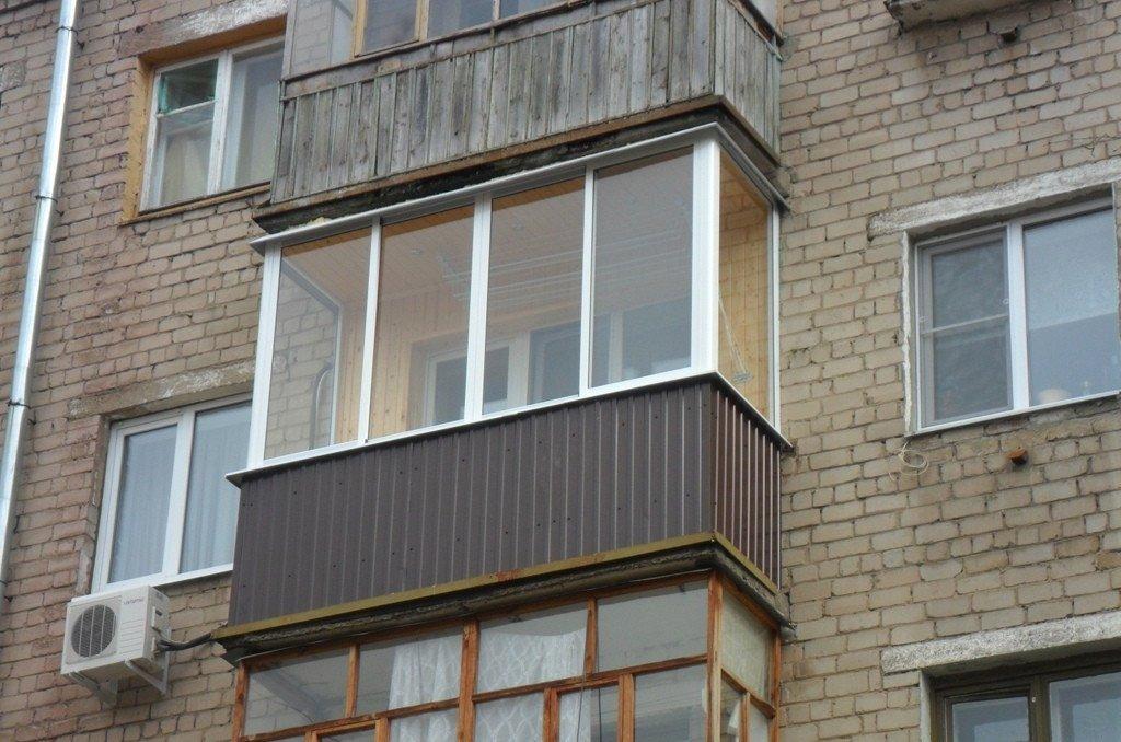 Россияне возможно будут платить новые штрафы за незаконное остекление балкона