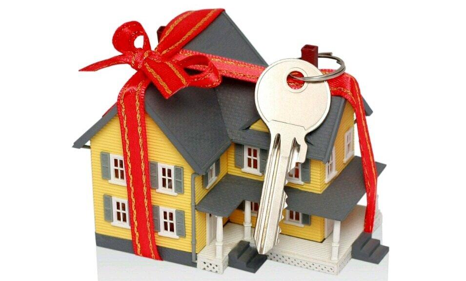 Надо ли платить налог с продажи подаренной квартиры от близкого родственника